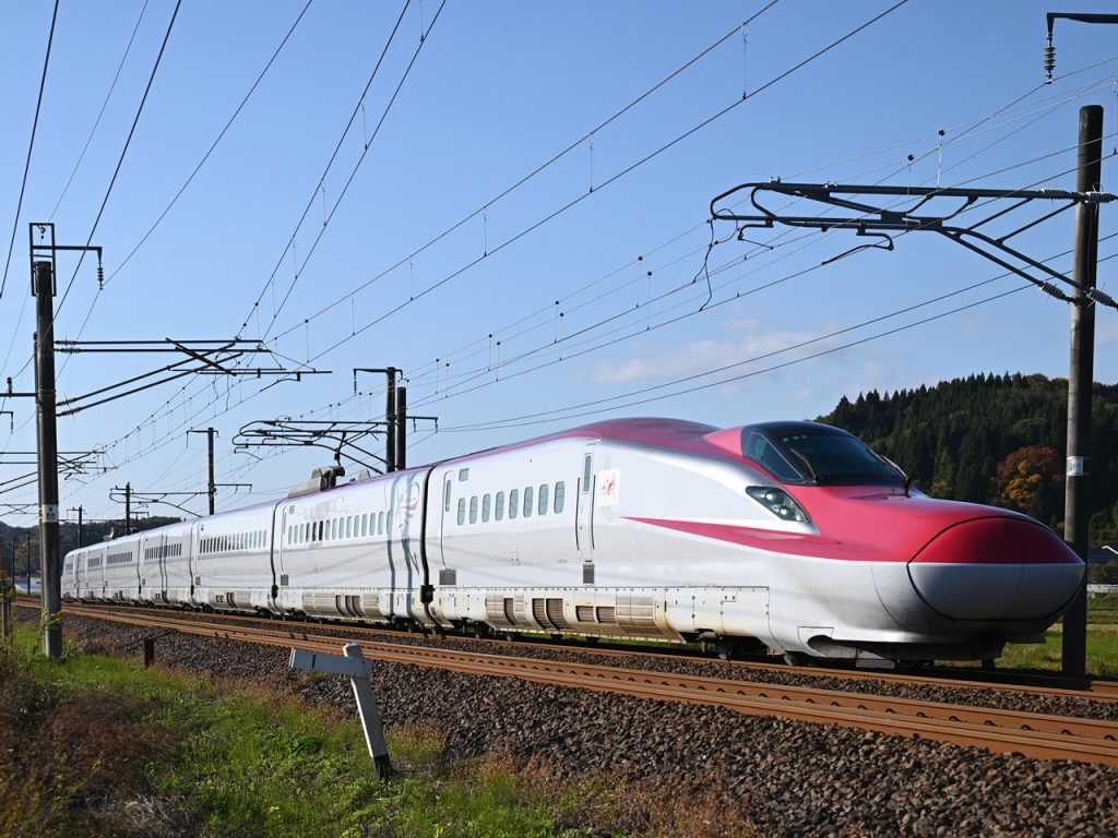 秋田新幹線E6系(画像の車両は事故とは関係ありません)