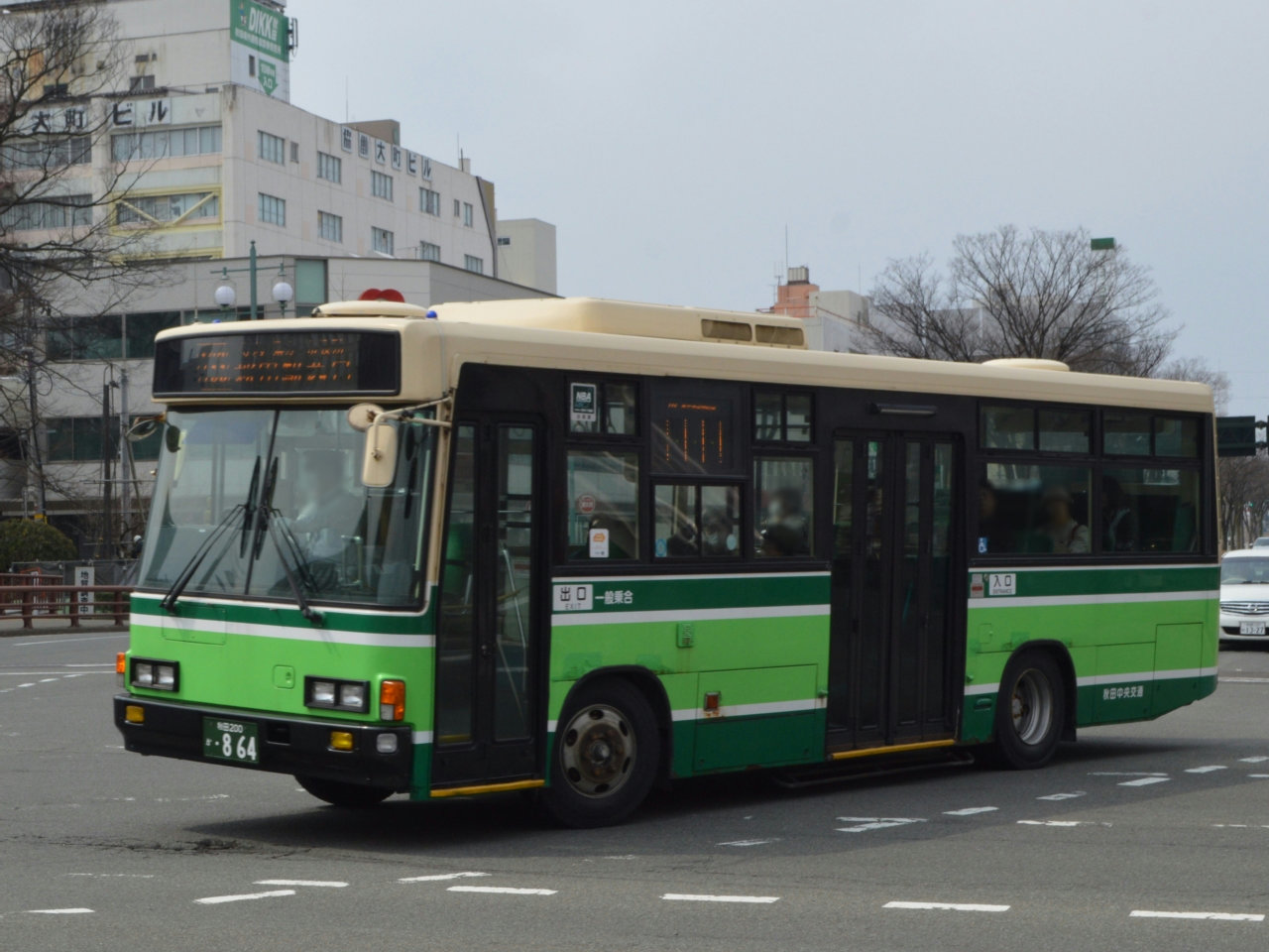 秋田200か864
